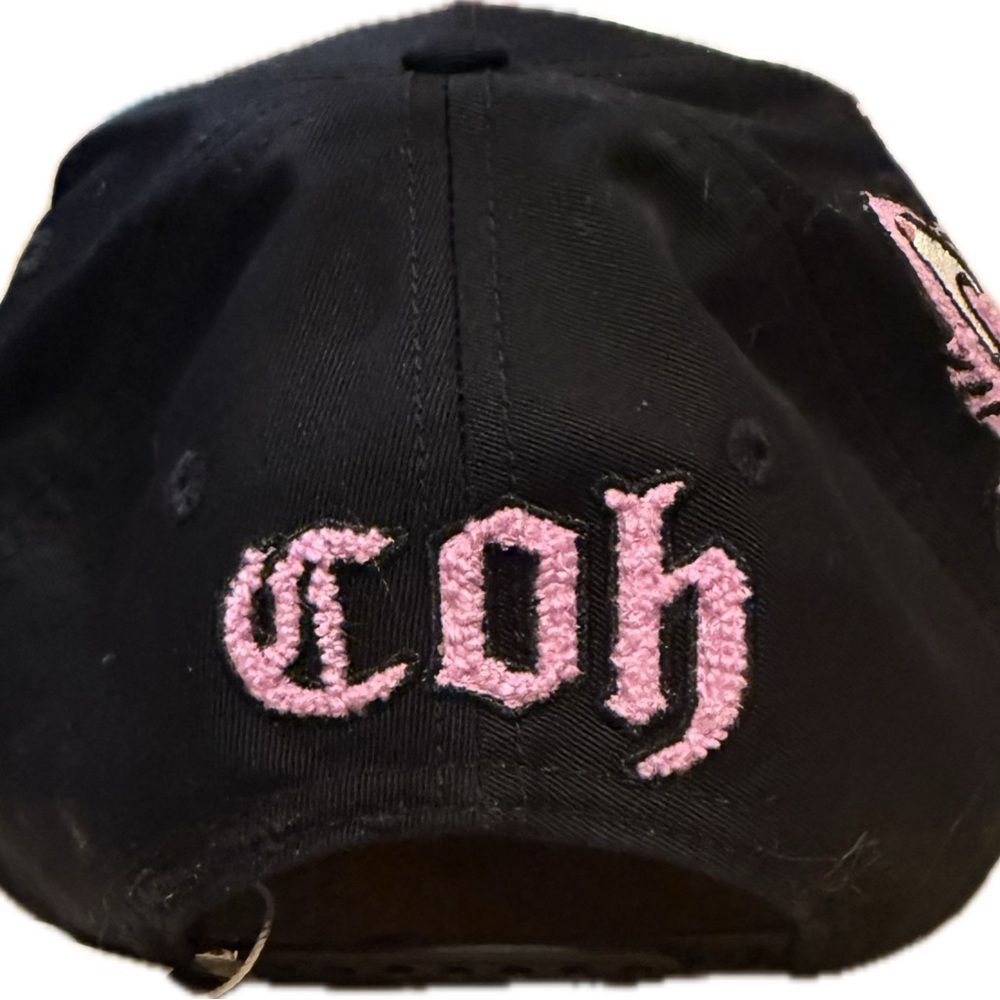 Black Cap with Pink LA CASHED OUT MONSTERS labubu - Picture 4 of 9